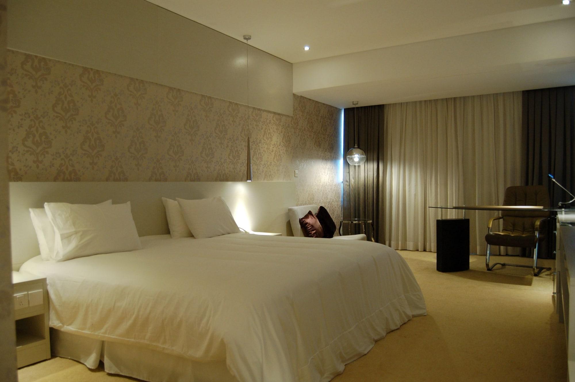 Nobile Hotel Convention Ciudad Del Este Exteriér fotografie A room at the hotel